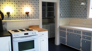 Kitchen (and pantry)