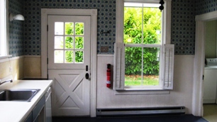 Kitchen (looking South)
