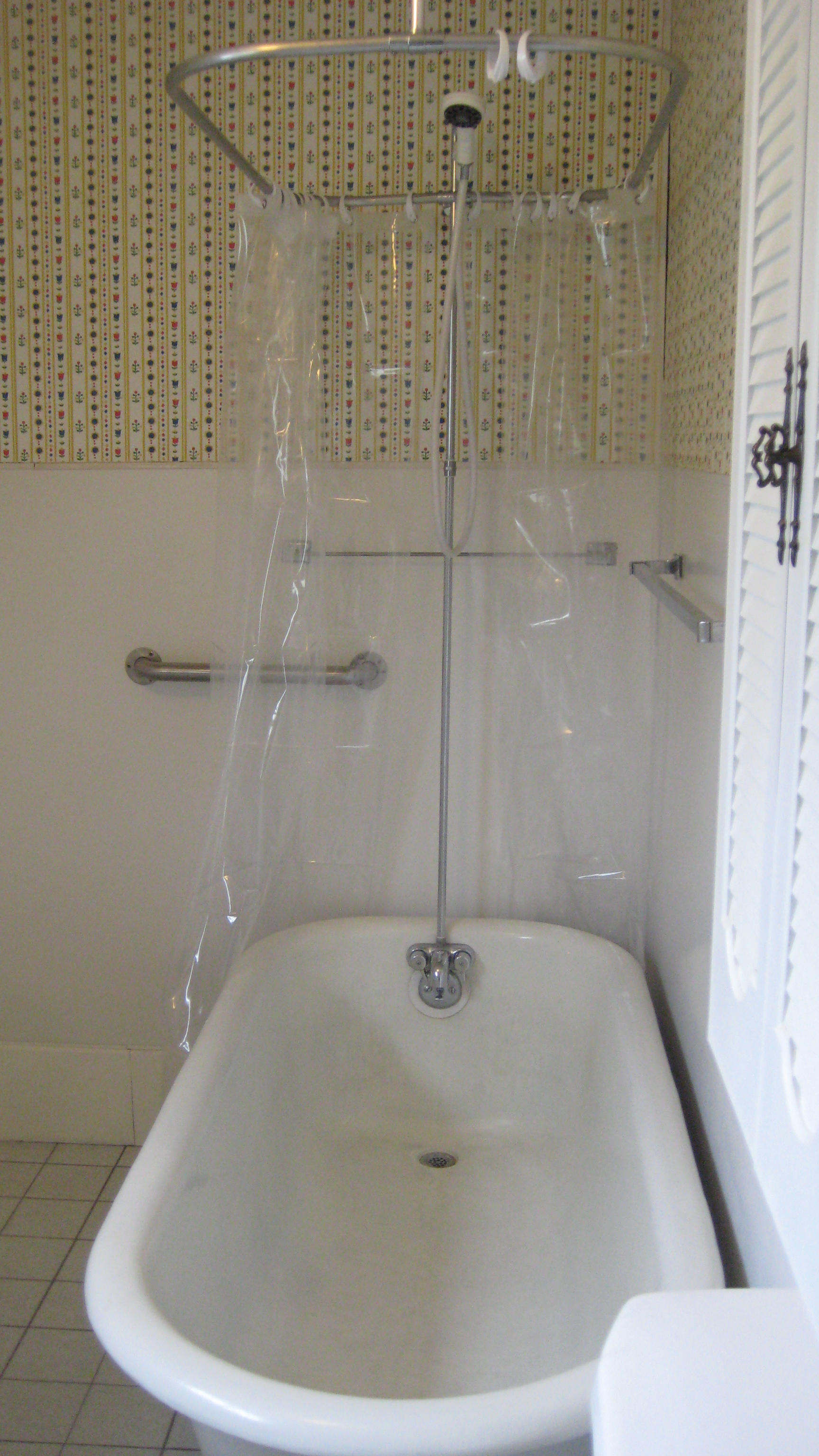 Master Bathroom (looking West)